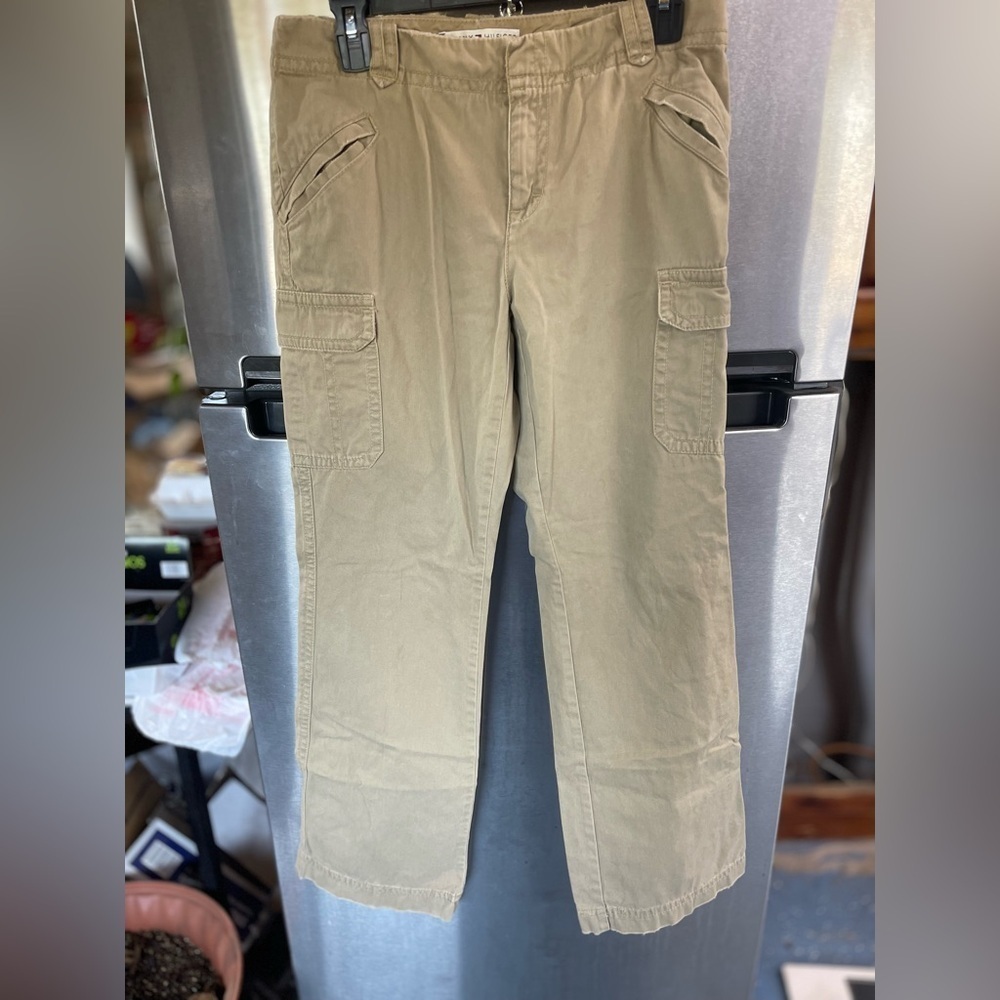 Vintage Tommy Hilfiger women’s size 8, cargo‎ khaki pants see pictures